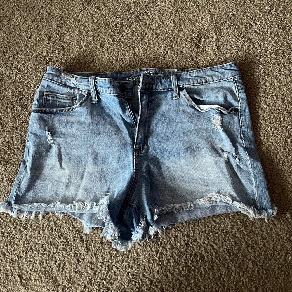 Universal Thread shorts